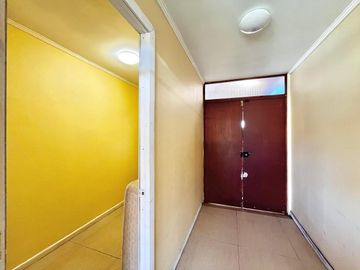 Se vende casa en Valle el Boldo, 4 piezas, 3 baños, jardín, terraza y quincho, Curicó