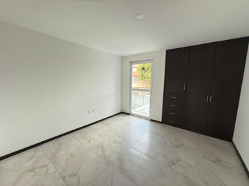 Casa A Pie de Calle En Venta En Arboledas de Loma Bella Cerca del Colegio Benavente
