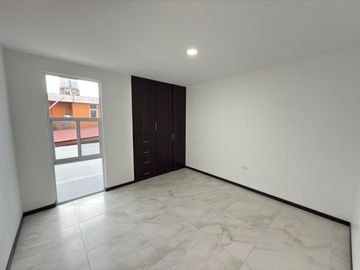 Casa A Pie de Calle En Venta En Arboledas de Loma Bella Cerca del Colegio Benavente