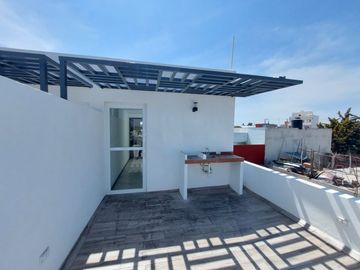 Casa A Pie de Calle En Venta En Arboledas de Loma Bella Cerca del Colegio Benavente