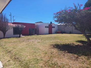 CASA AMPLIA EN VENTA OPORTUNIDAD DE INVERSIÓN