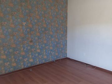 CASA AMPLIA EN VENTA OPORTUNIDAD DE INVERSIÓN