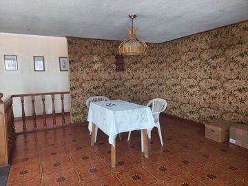 CASA AMPLIA EN VENTA OPORTUNIDAD DE INVERSIÓN