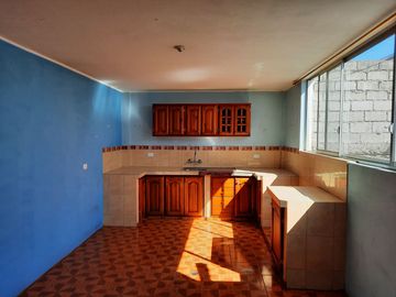Casa Rentera Sector El Eden / Solca