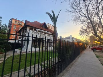 Hermosa Propiedad centro San Miguel, Amplio Potencial Comercial - Habitacional