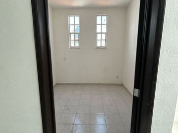 Renta de oficina en Col. Jiménez Gallardo cerca de Pabellón Metepec