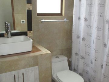 PARCELA CON CASA VISTA HERMOSA EN CONDOMINIO LA AURORA