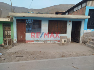 Se Vende Casa Como Terreno En Ocasion A 1 Cuadra De La Avenida Principal