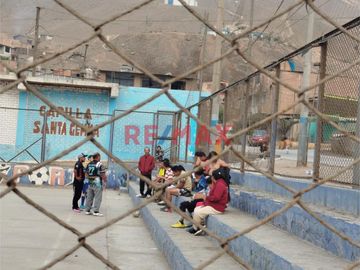 Se Vende Casa Como Terreno En Ocasion A 1 Cuadra De La Avenida Principal