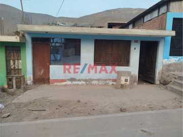 Se Vende Casa Como Terreno En Ocasion A 1 Cuadra De La Avenida Principal