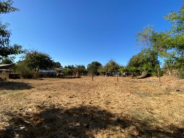 Vendo terreno esquina comuna El Carmen, cerca de plaza de Armas, ideal para inversión