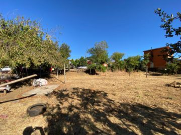Vendo terreno esquina comuna El Carmen, cerca de plaza de Armas, ideal para inversión