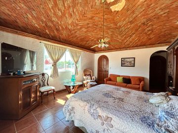 CASA EN VENTA, TEQUISQUIAPAN, QUERETARO.
