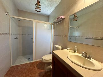 CASA EN VENTA, TEQUISQUIAPAN, QUERETARO.