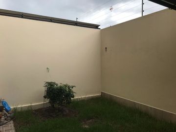 HERMOSA Y COMODA CASA DE TRES HABITACIONES