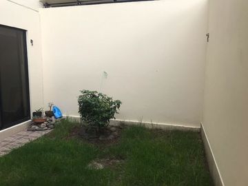 HERMOSA Y COMODA CASA DE TRES HABITACIONES