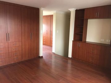 HERMOSA Y COMODA CASA DE TRES HABITACIONES