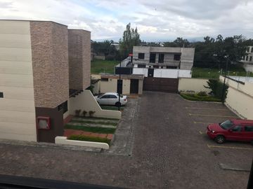 HERMOSA Y COMODA CASA DE TRES HABITACIONES