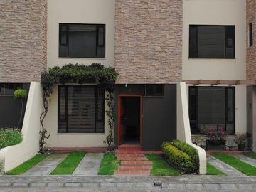HERMOSA Y COMODA CASA DE TRES HABITACIONES