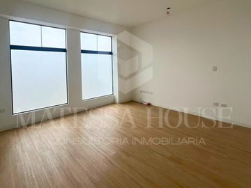 Se vende duplex en Av. Bielovucic Cavalier, N° 300 departamento 501, Chacarilla del Estanque, San Borja