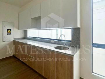 Se vende duplex en Av. Bielovucic Cavalier, N° 300 departamento 501, Chacarilla del Estanque, San Borja