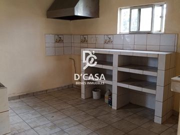 CASA CON LOCAL EN VENTA, SALIDA A SALVATIERRA