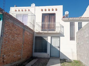 SE VENDE CASA EN FRACC. LA CAMPIÑA, VILLA DE POZOS, S.L.P.