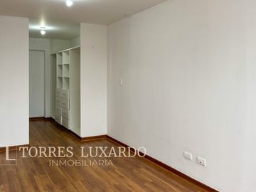 ALQUILER DE LINDO DEPARTAMENTO+ESTACIONAMIENTO FRENTE A MALL EN SANTA CATALINA