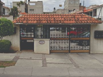 CASA EN VENTA MARIANO ESCOBEDO PTE