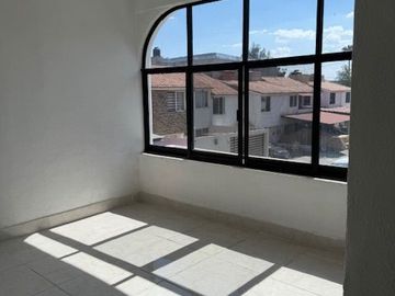 CASA EN VENTA MARIANO ESCOBEDO PTE
