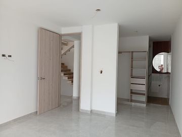VENDO CASA DOS PISOS MAS TERRAZA VILLA MAGNA CALI
