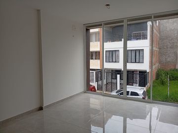 VENDO CASA DOS PISOS MAS TERRAZA VILLA MAGNA CALI