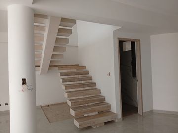 VENDO CASA DOS PISOS MAS TERRAZA VILLA MAGNA CALI