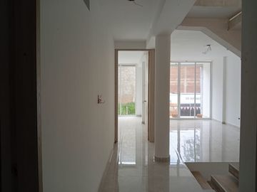 VENDO CASA DOS PISOS MAS TERRAZA VILLA MAGNA CALI