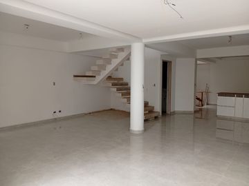 VENDO CASA DOS PISOS MAS TERRAZA VILLA MAGNA CALI