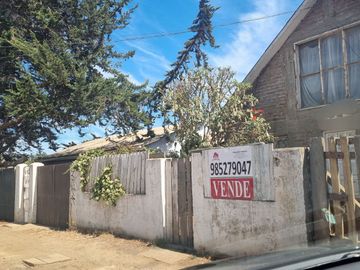 VENDE CASA A DOS CUADRAS DEL CENTRO DE PICHILEMU