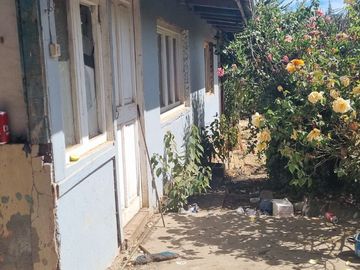 VENDE CASA A DOS CUADRAS DEL CENTRO DE PICHILEMU