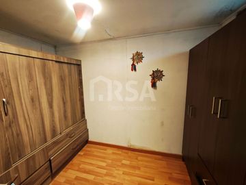 CASA 4 DORMITORIOS. 3 BAÑOS, 4 ESTACIONAMIENTOS, CALLE CENTRAL, EL BOSQUE