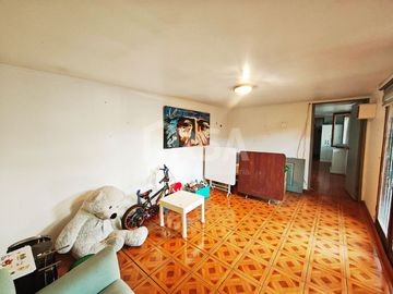 CASA 4 DORMITORIOS. 3 BAÑOS, 4 ESTACIONAMIENTOS, CALLE CENTRAL, EL BOSQUE