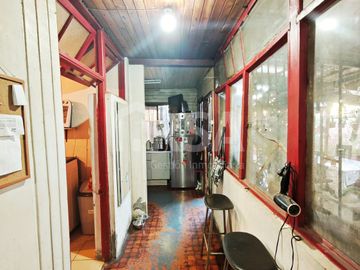 CASA 4 DORMITORIOS. 3 BAÑOS, 4 ESTACIONAMIENTOS, CALLE CENTRAL, EL BOSQUE