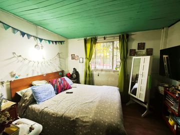 CASA 4 DORMITORIOS. 3 BAÑOS, 4 ESTACIONAMIENTOS, CALLE CENTRAL, EL BOSQUE
