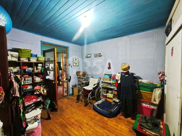 CASA 4 DORMITORIOS. 3 BAÑOS, 4 ESTACIONAMIENTOS, CALLE CENTRAL, EL BOSQUE
