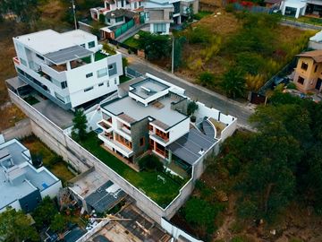 VENTA CASA SECTOR NAYON