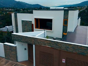 VENTA CASA SECTOR NAYON