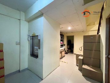 ขายอาคารพาณิชย์ เหมาะทำสำนักงาน ซอยสุขุมวิท 62/1 (ซอยอู่รถเมล์ขาว) แขวงพระโขนงใต้ เขตพระโขนง เชื่อมออก ทางด่วนพิเศษเฉลิมมหานคร