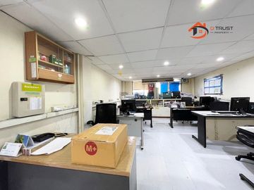 ขายอาคารพาณิชย์ เหมาะทำสำนักงาน ซอยสุขุมวิท 62/1 (ซอยอู่รถเมล์ขาว) แขวงพระโขนงใต้ เขตพระโขนง เชื่อมออก ทางด่วนพิเศษเฉลิมมหานคร