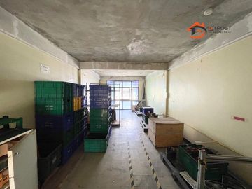 ขายอาคารพาณิชย์ เหมาะทำสำนักงาน ซอยสุขุมวิท 62/1 (ซอยอู่รถเมล์ขาว) แขวงพระโขนงใต้ เขตพระโขนง เชื่อมออก ทางด่วนพิเศษเฉลิมมหานคร