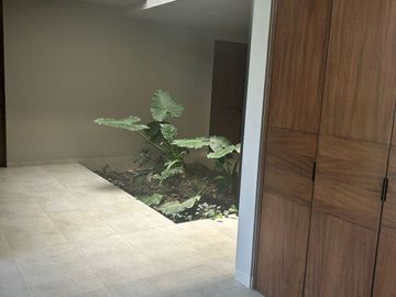 RESIDENCIA  EN EL BOSQUE  COUNTRY CLUB  CON HERMOSA VISTA