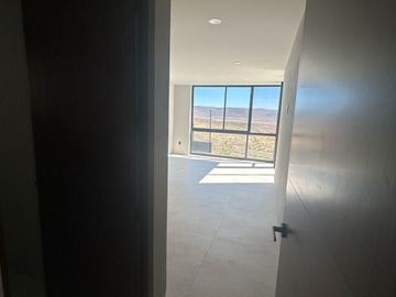 RESIDENCIA  EN EL BOSQUE  COUNTRY CLUB  CON HERMOSA VISTA