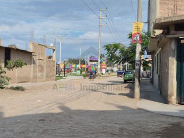 VENTA DE CASA EN LA VICTORIA DE CHICLAYO